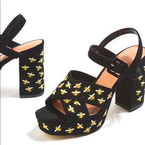 MOVING SALE 🐝Embroidered Bee Heels🐝